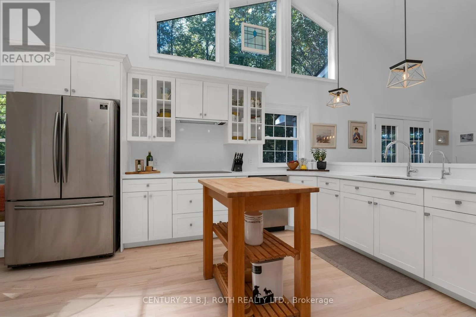 2710 PORTAGE TRAIL