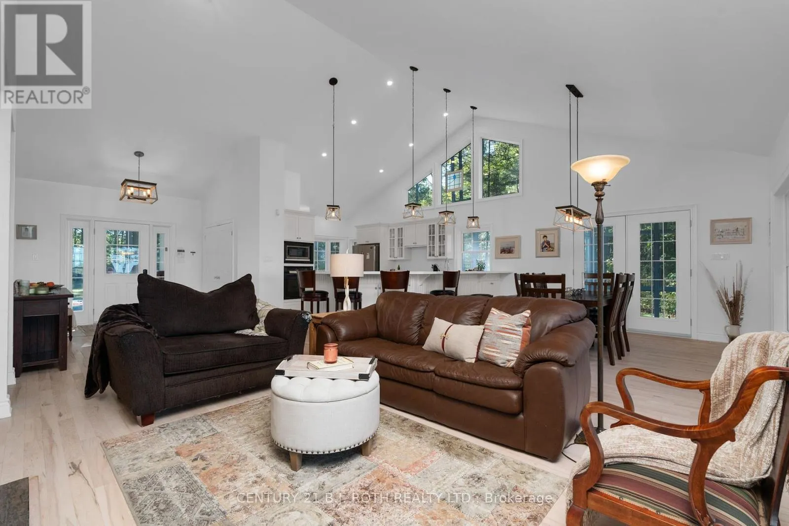 2710 PORTAGE TRAIL