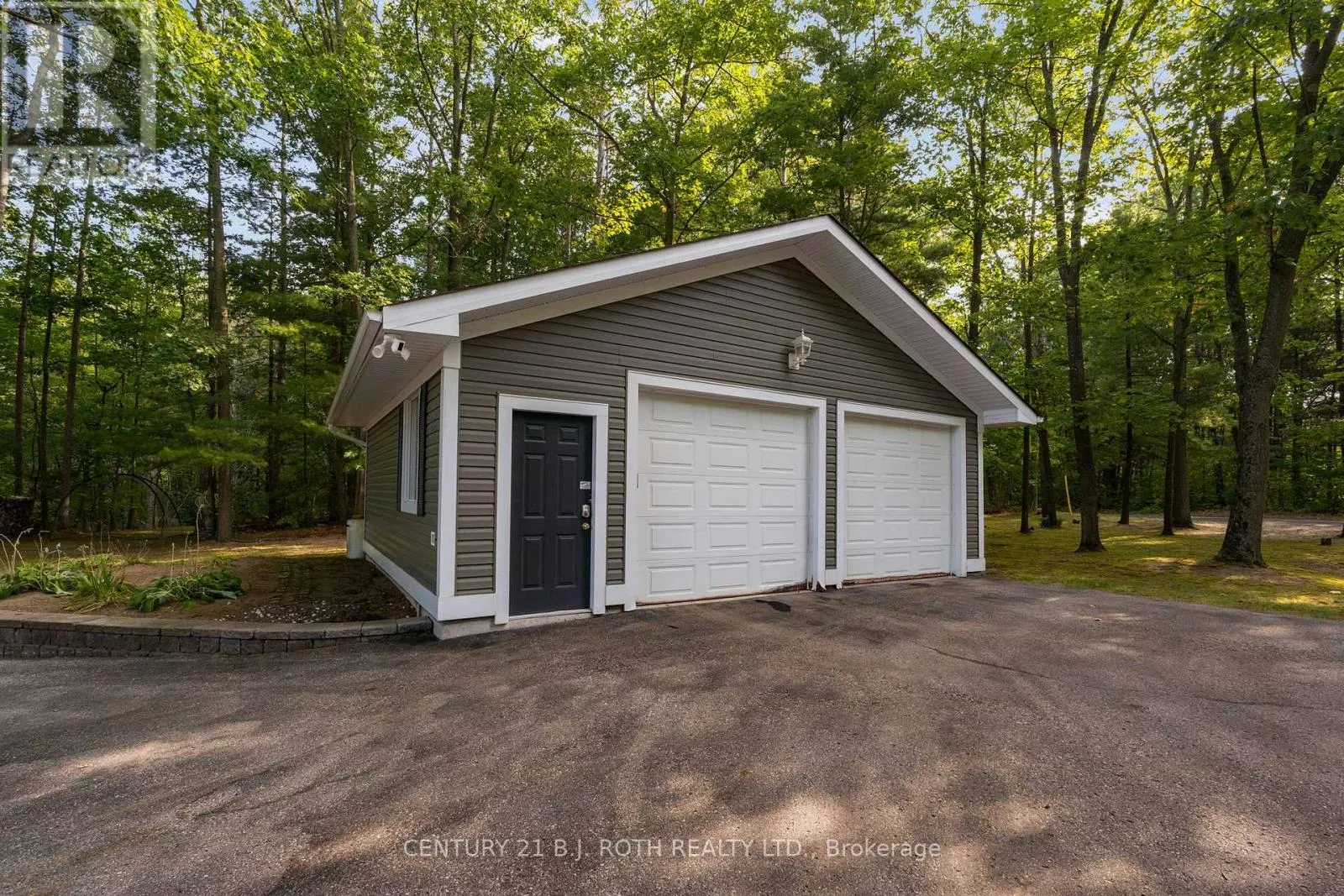 2710 PORTAGE TRAIL