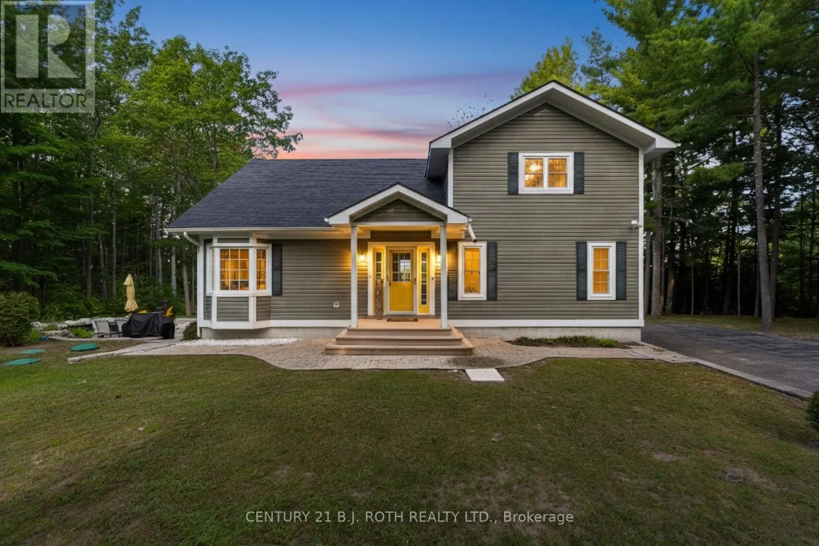 2710 PORTAGE TRAIL