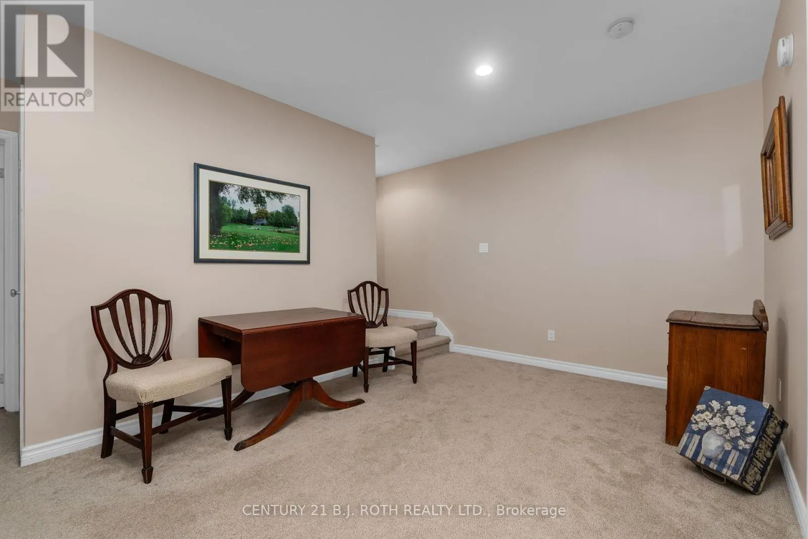 2710 PORTAGE TRAIL