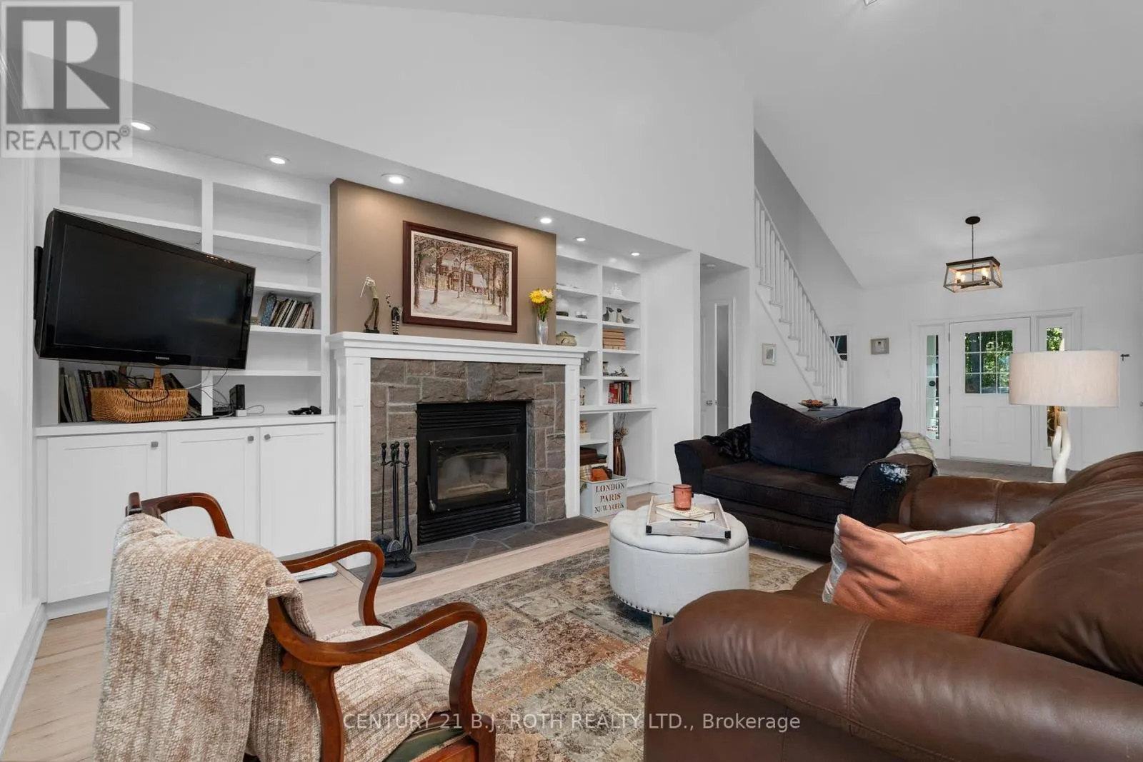 2710 PORTAGE TRAIL