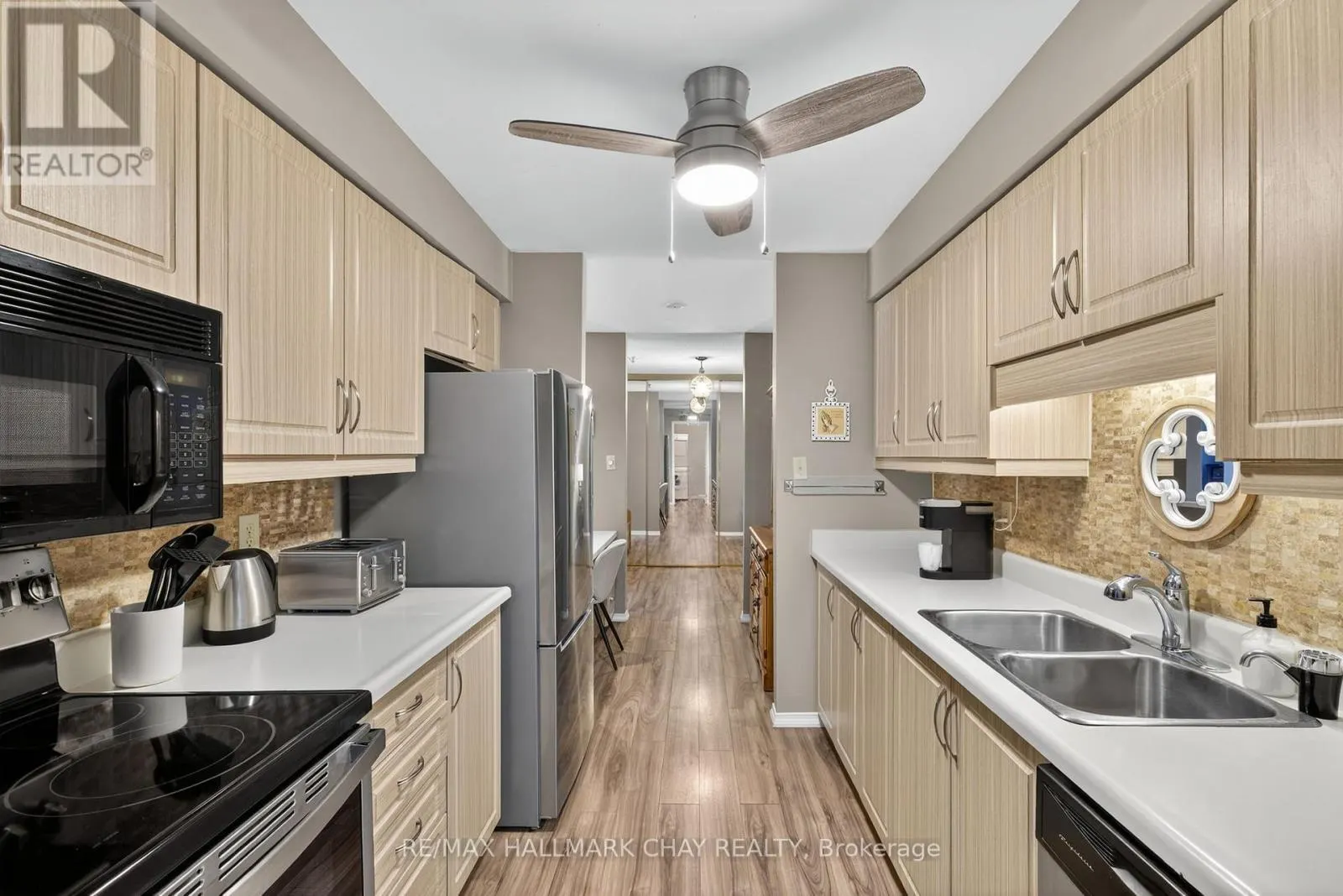 124 - 10 COULTER STREET