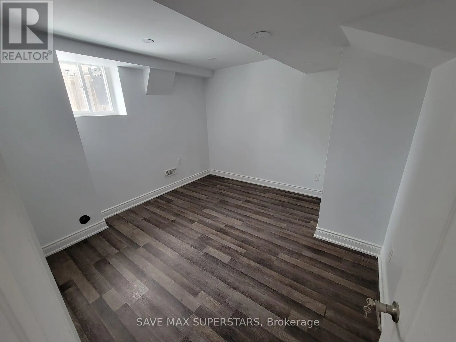 LOWER - 32 WESTMINSTER CIRCLE
