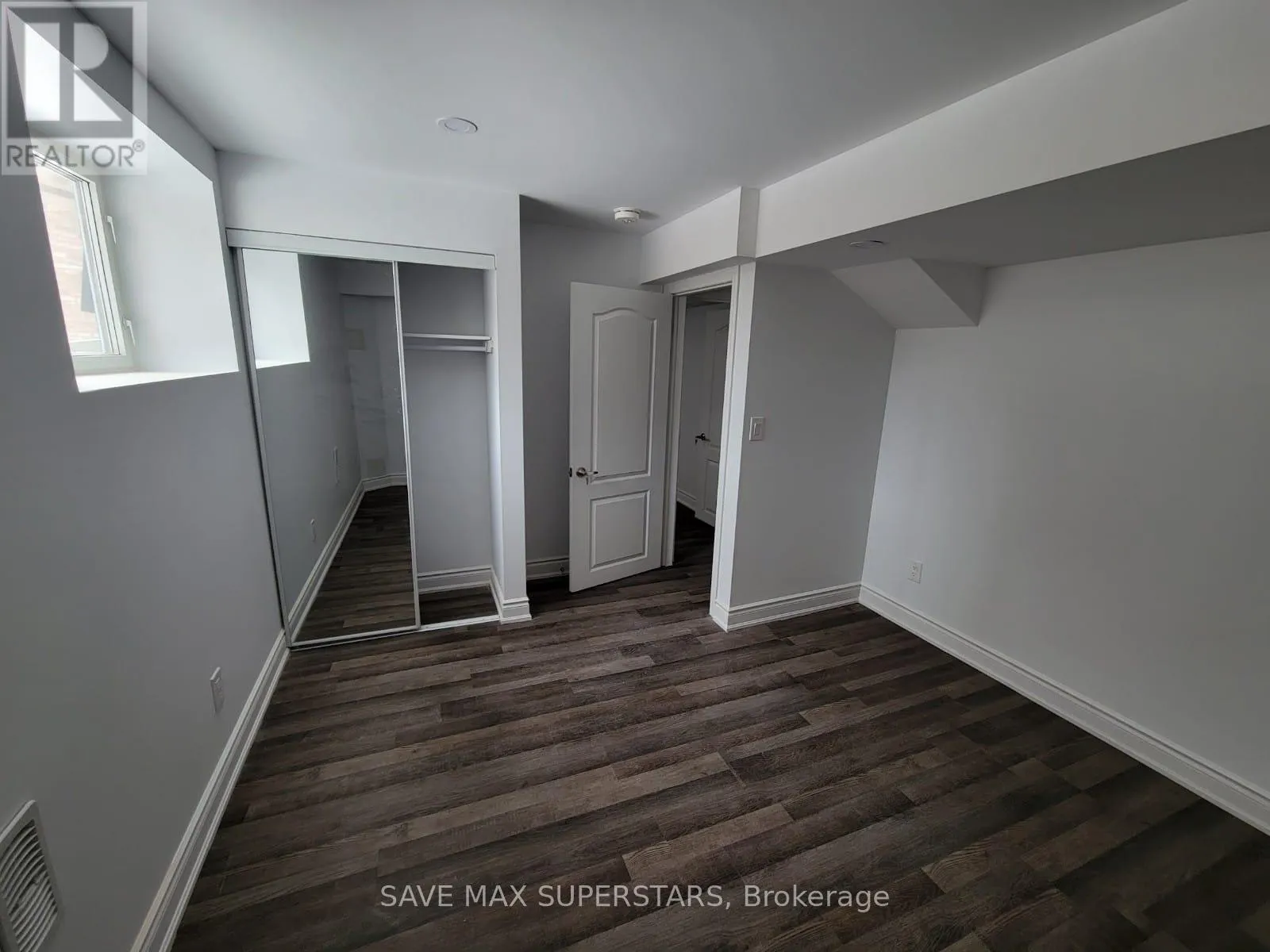 LOWER - 32 WESTMINSTER CIRCLE