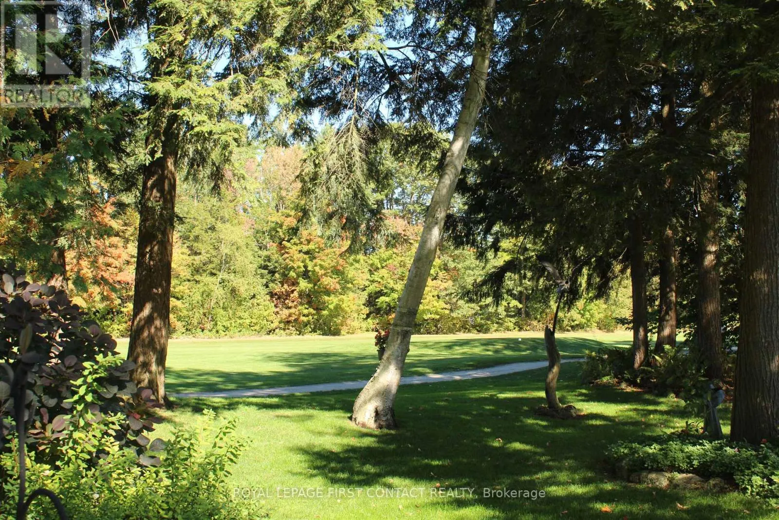 14 FAIRWAY CRESCENT