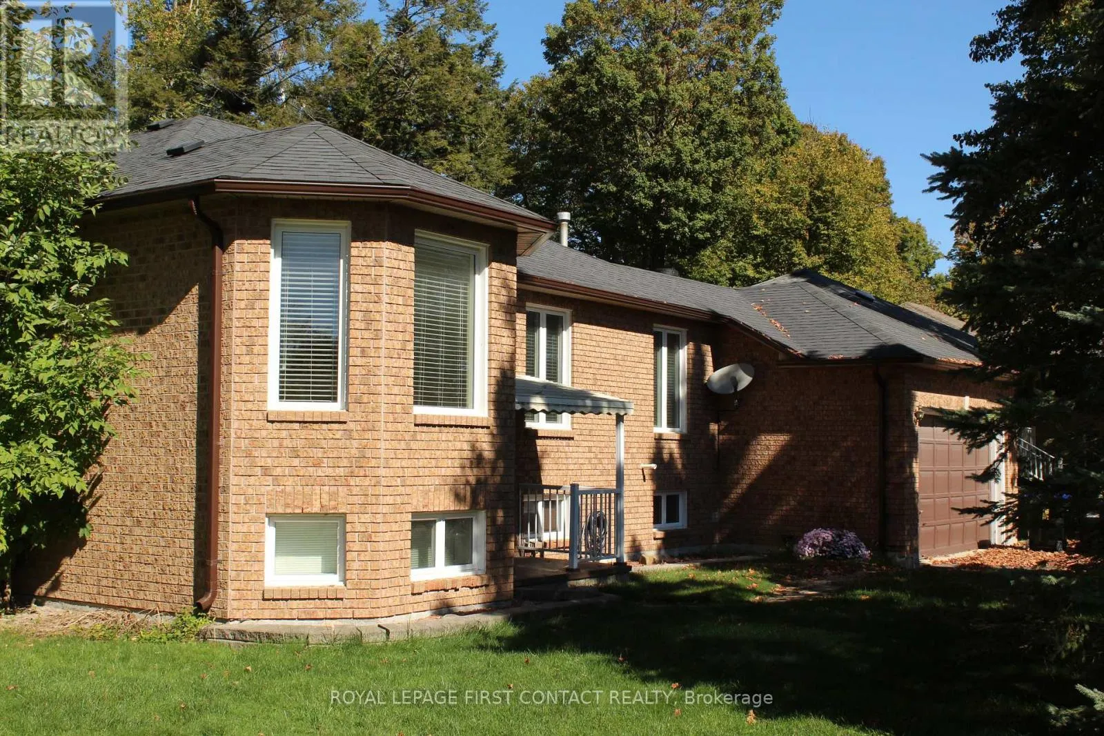 14 FAIRWAY CRESCENT