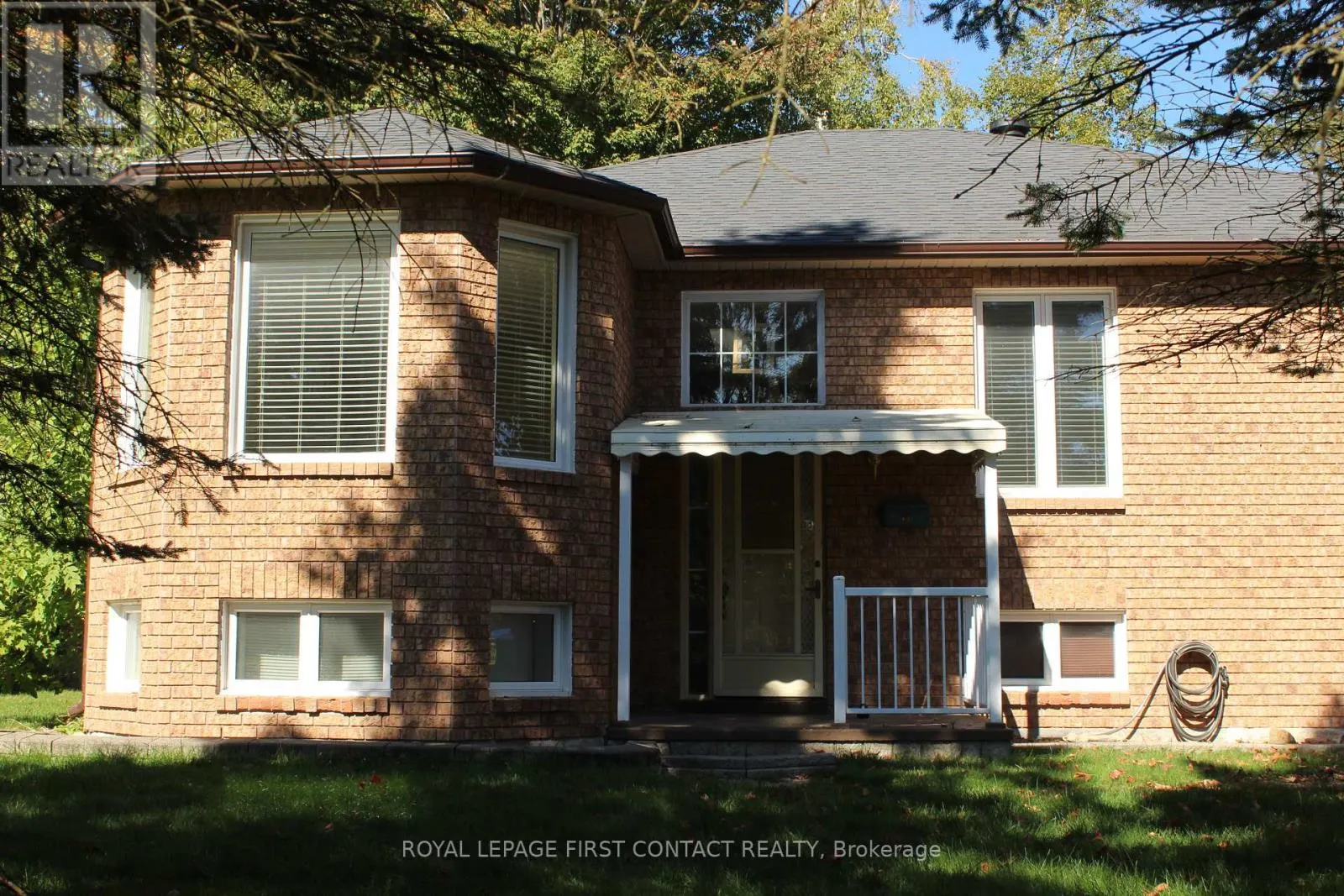 14 FAIRWAY CRESCENT