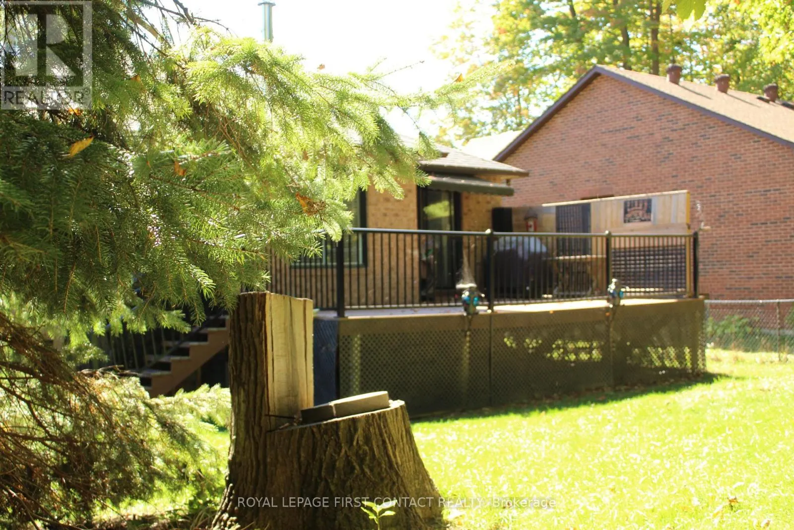 14 FAIRWAY CRESCENT