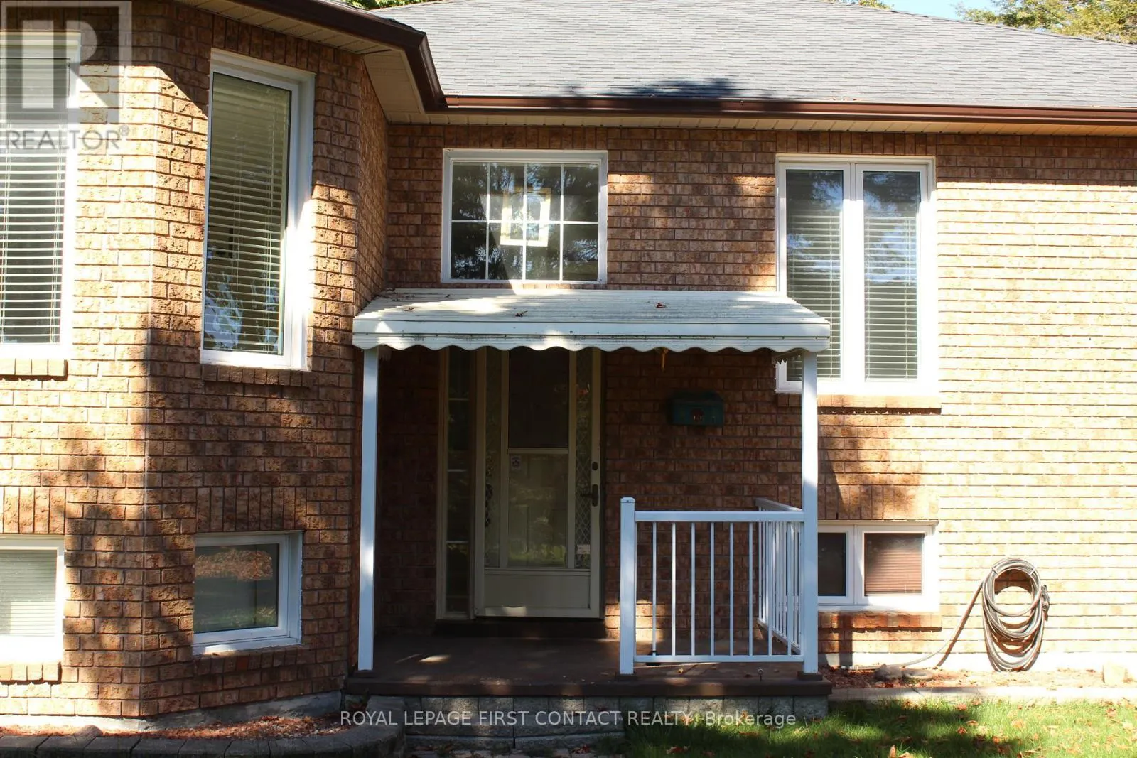 14 FAIRWAY CRESCENT