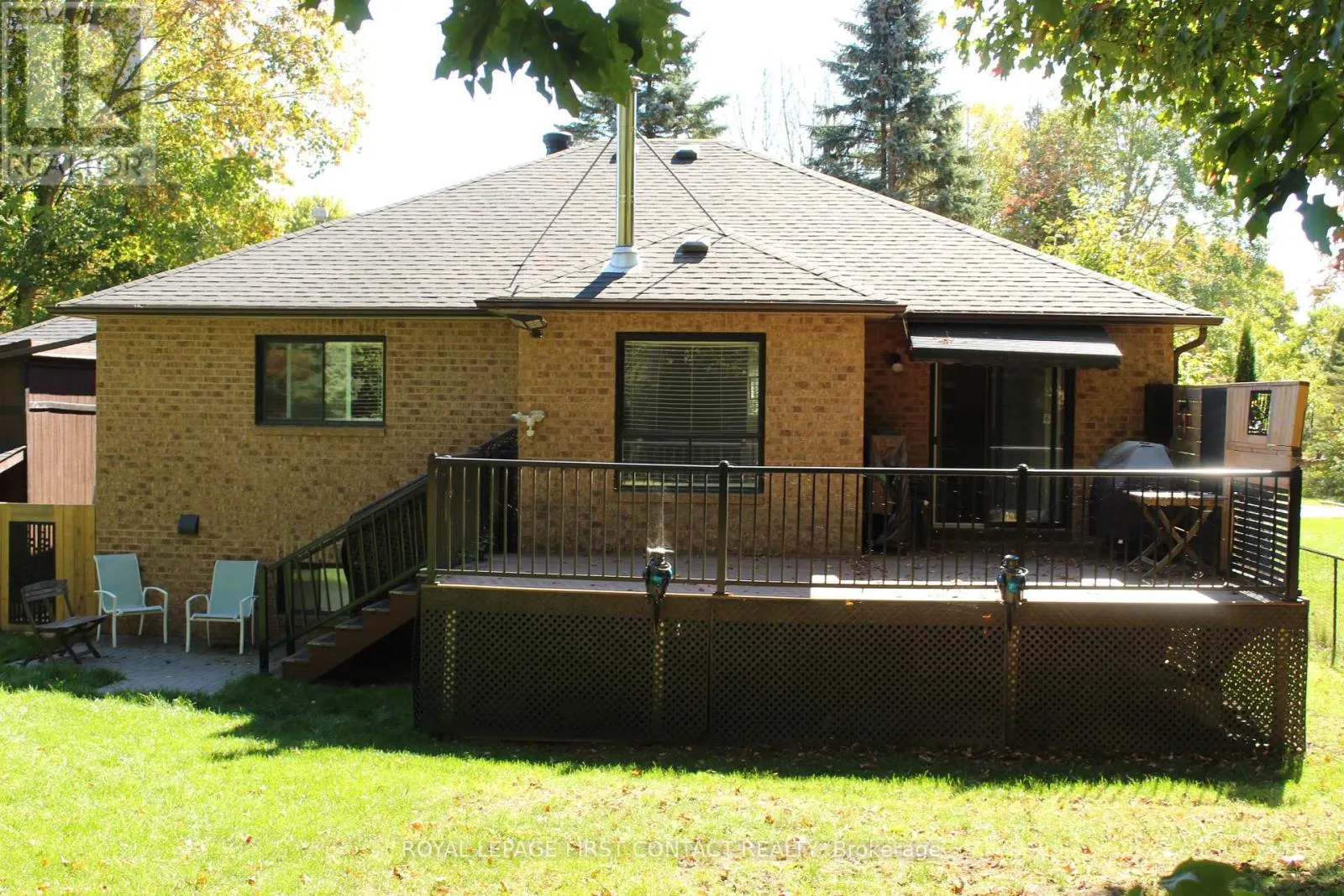 14 FAIRWAY CRESCENT