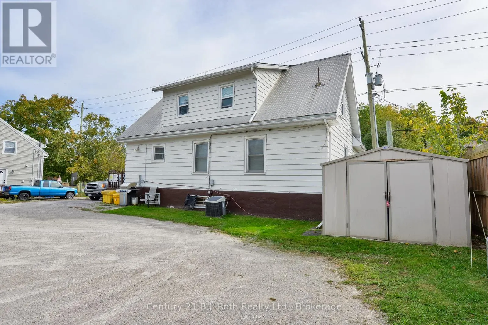 332 MISSISSAGA STREET W