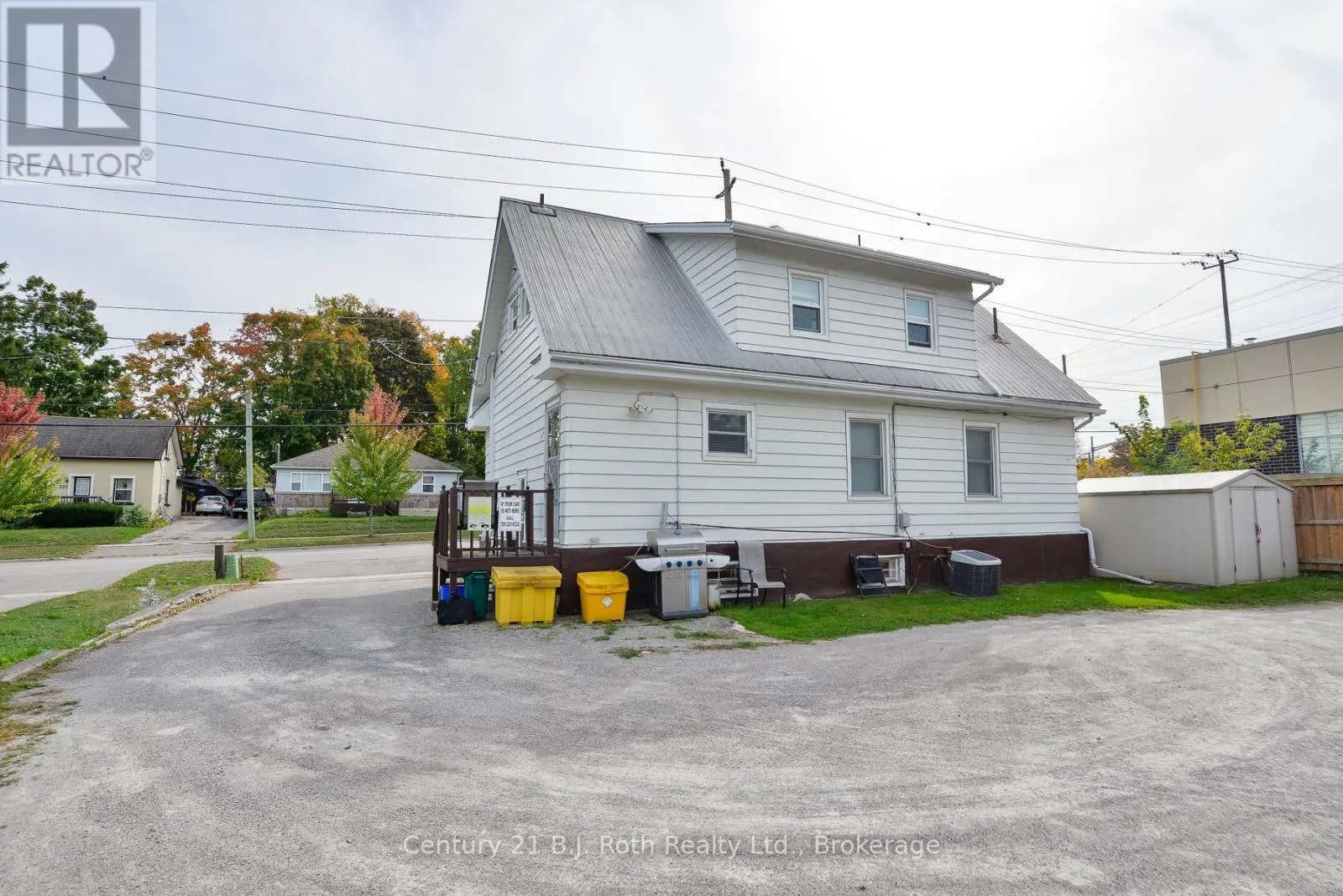 332 MISSISSAGA STREET W