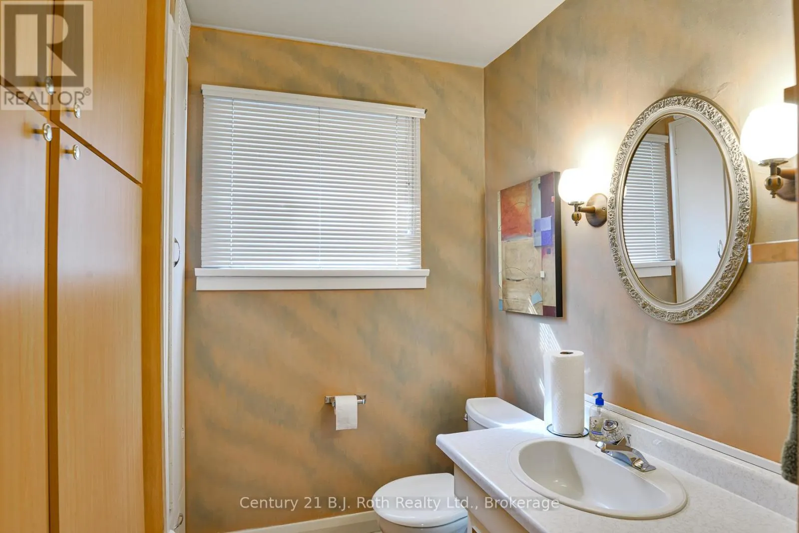 332 MISSISSAGA STREET W