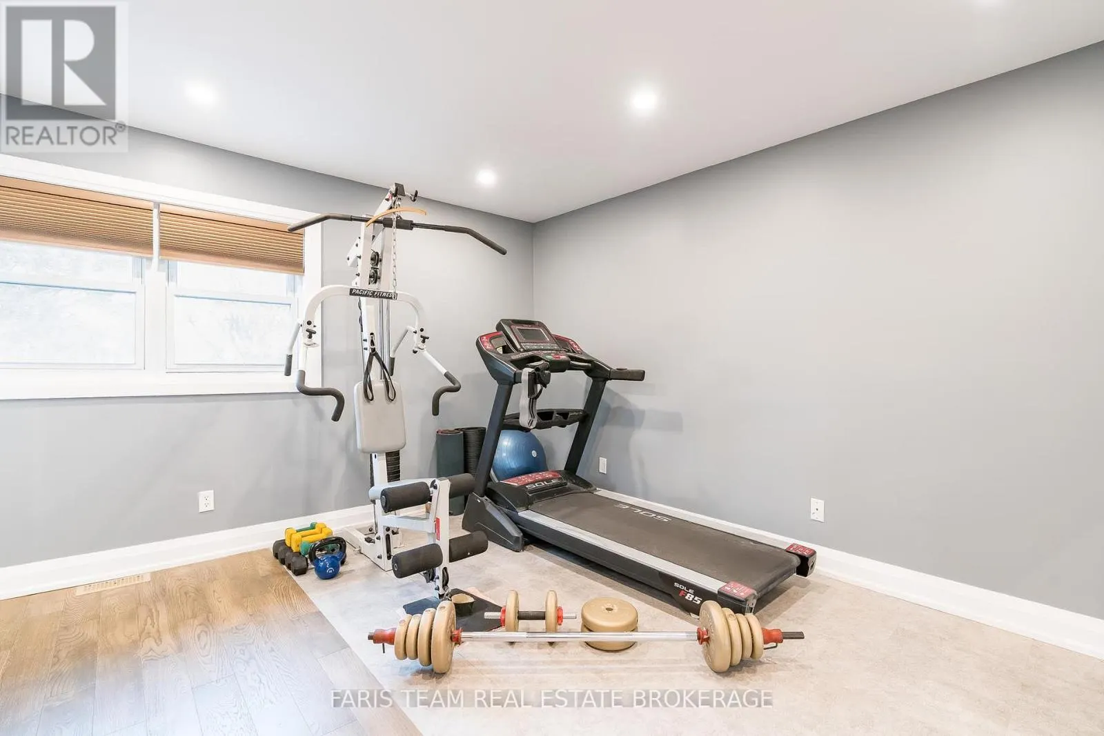 27 GARRETT CRESCENT