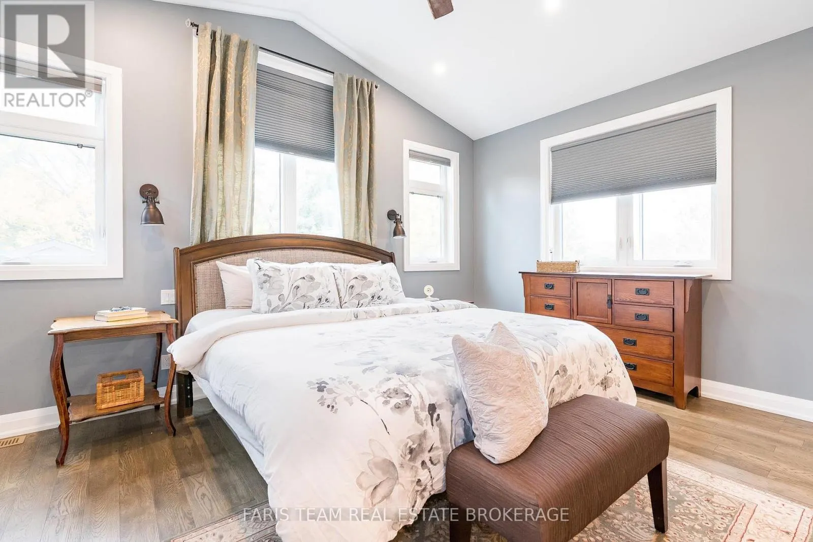 27 GARRETT CRESCENT