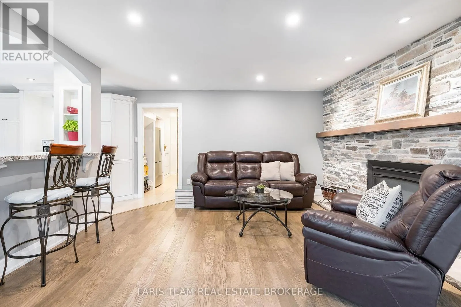 27 GARRETT CRESCENT
