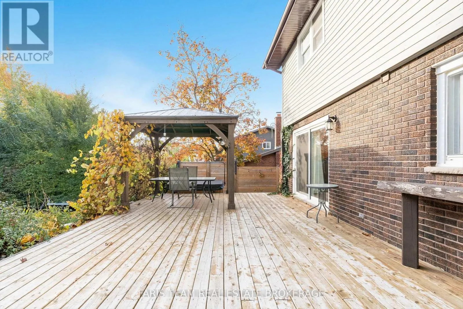 27 GARRETT CRESCENT