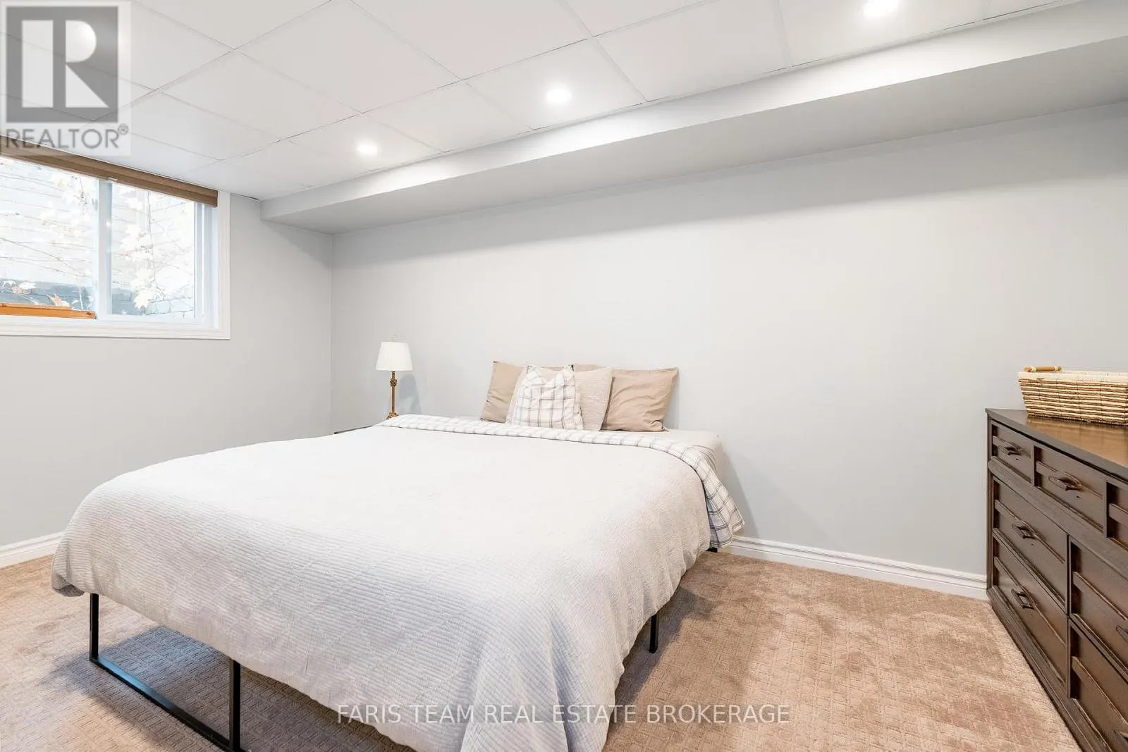 27 GARRETT CRESCENT