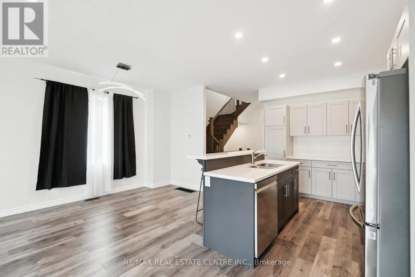 144 MEMORIAL AVENUE