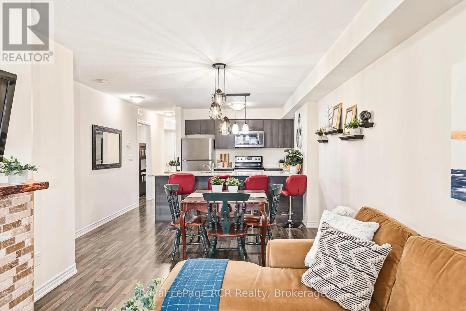 205 - 2 COVE COURT, #205