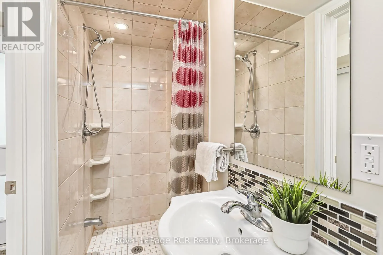 205 - 2 COVE COURT, #205