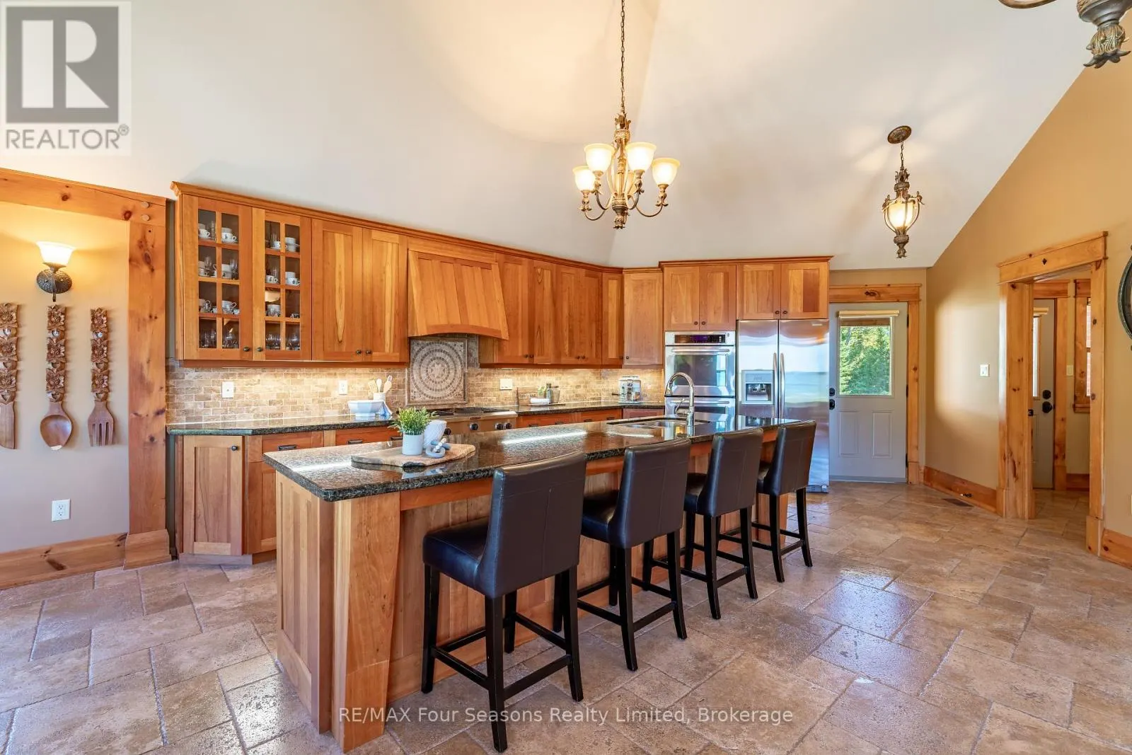 805 EASTDALE DRIVE