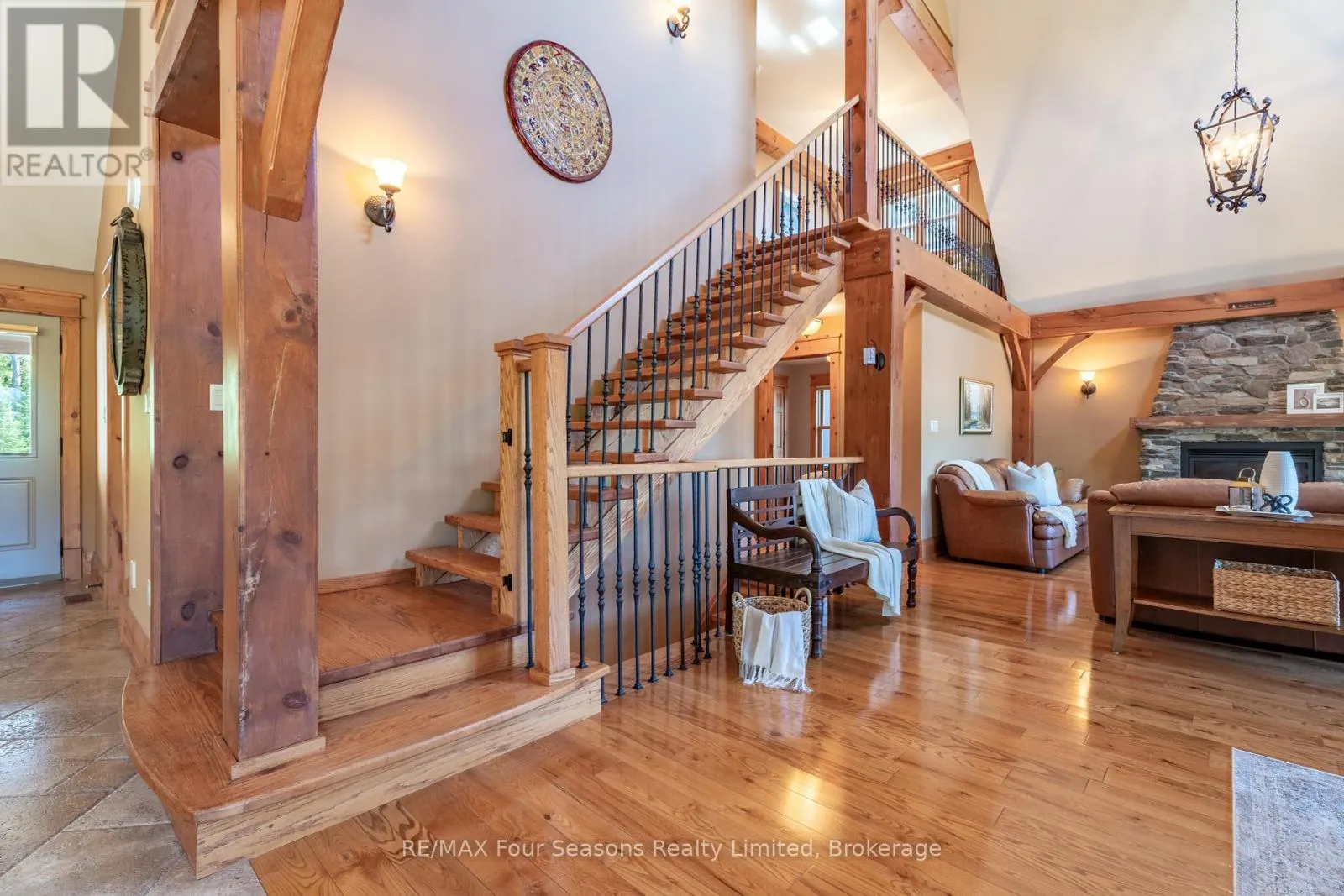 805 EASTDALE DRIVE