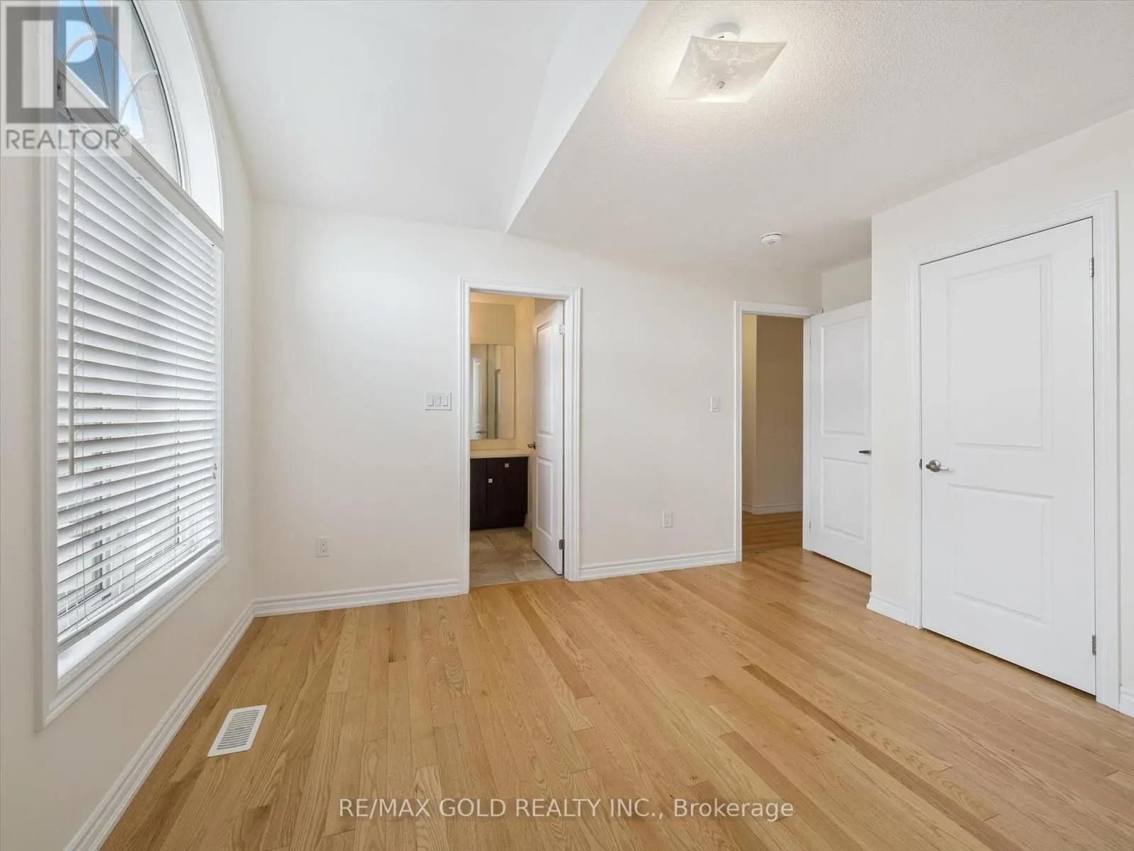 UPPER - 6 BANNISTER ROAD