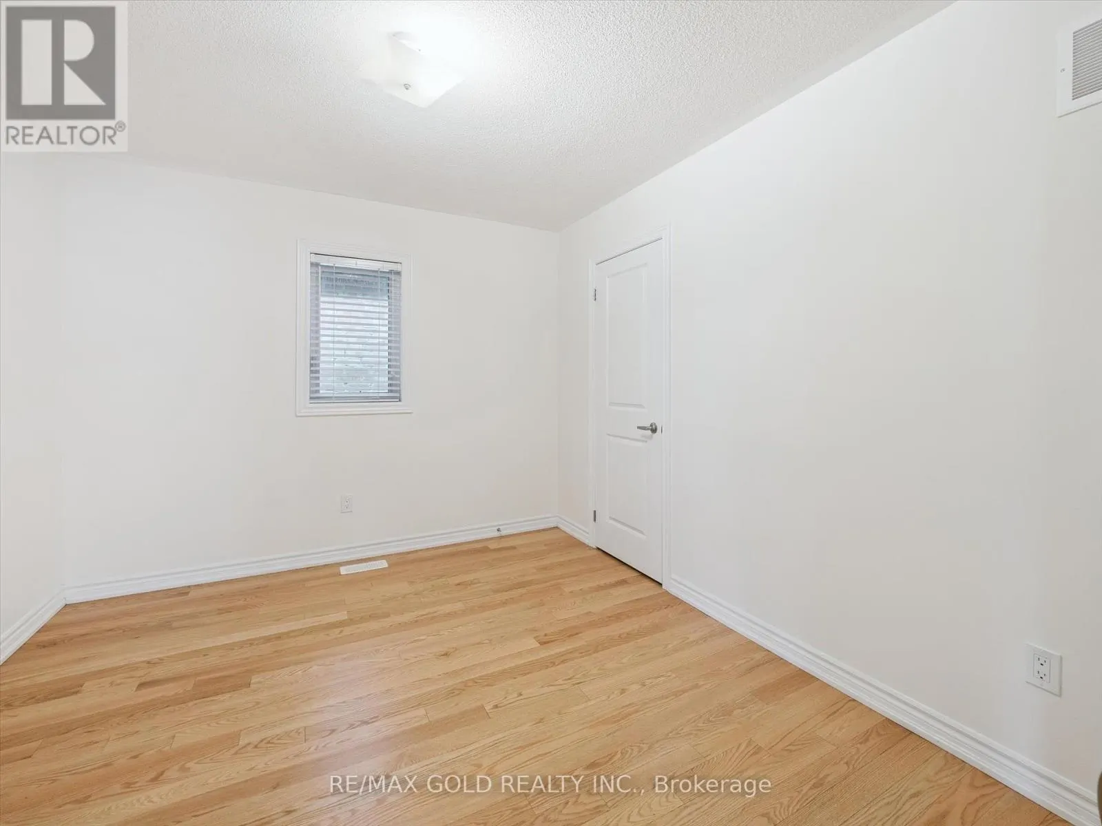 UPPER - 6 BANNISTER ROAD