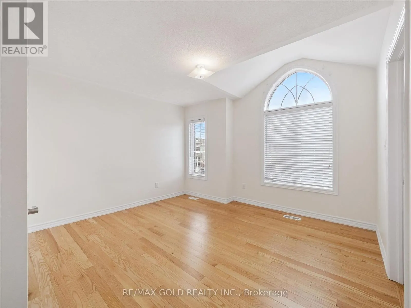 UPPER - 6 BANNISTER ROAD