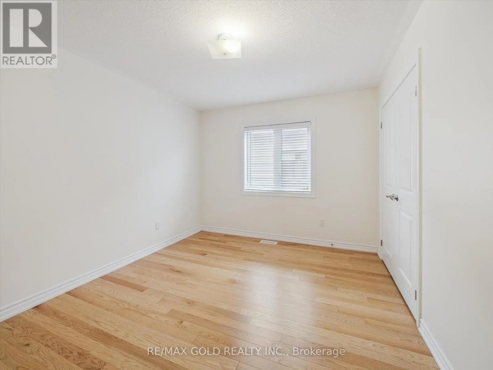 UPPER - 6 BANNISTER ROAD