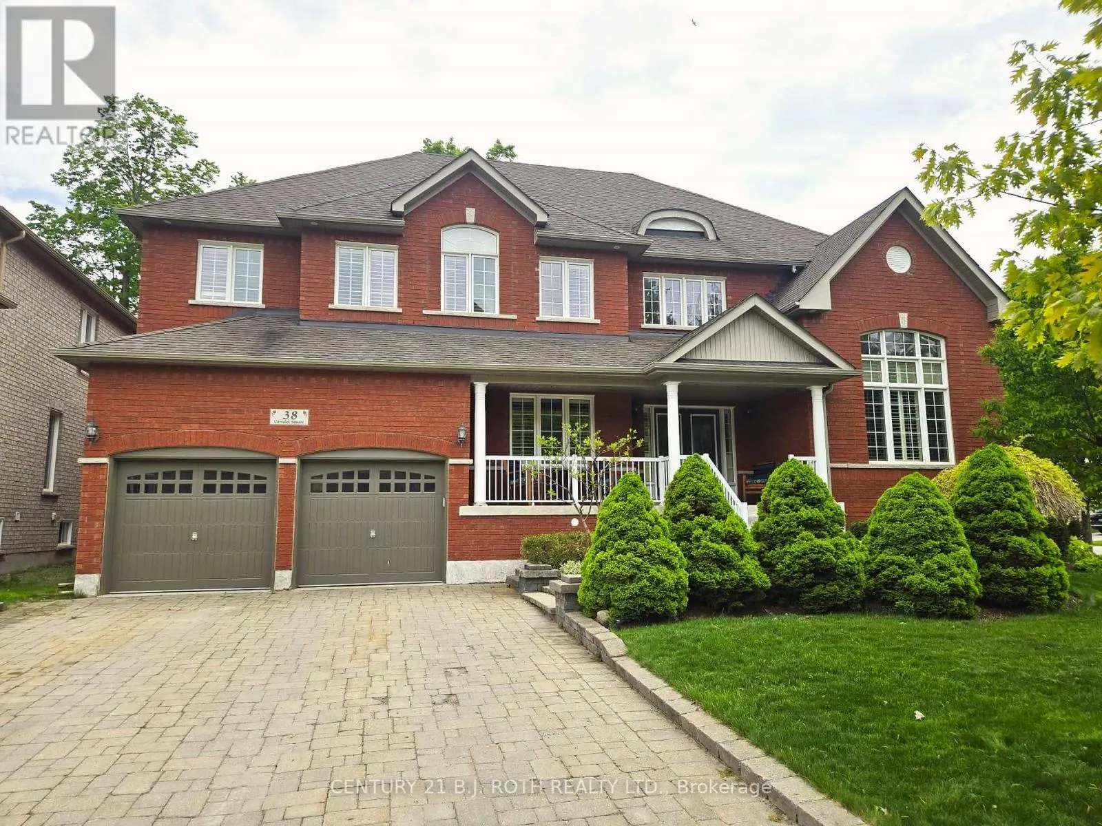 38 CAMELOT SQUARE