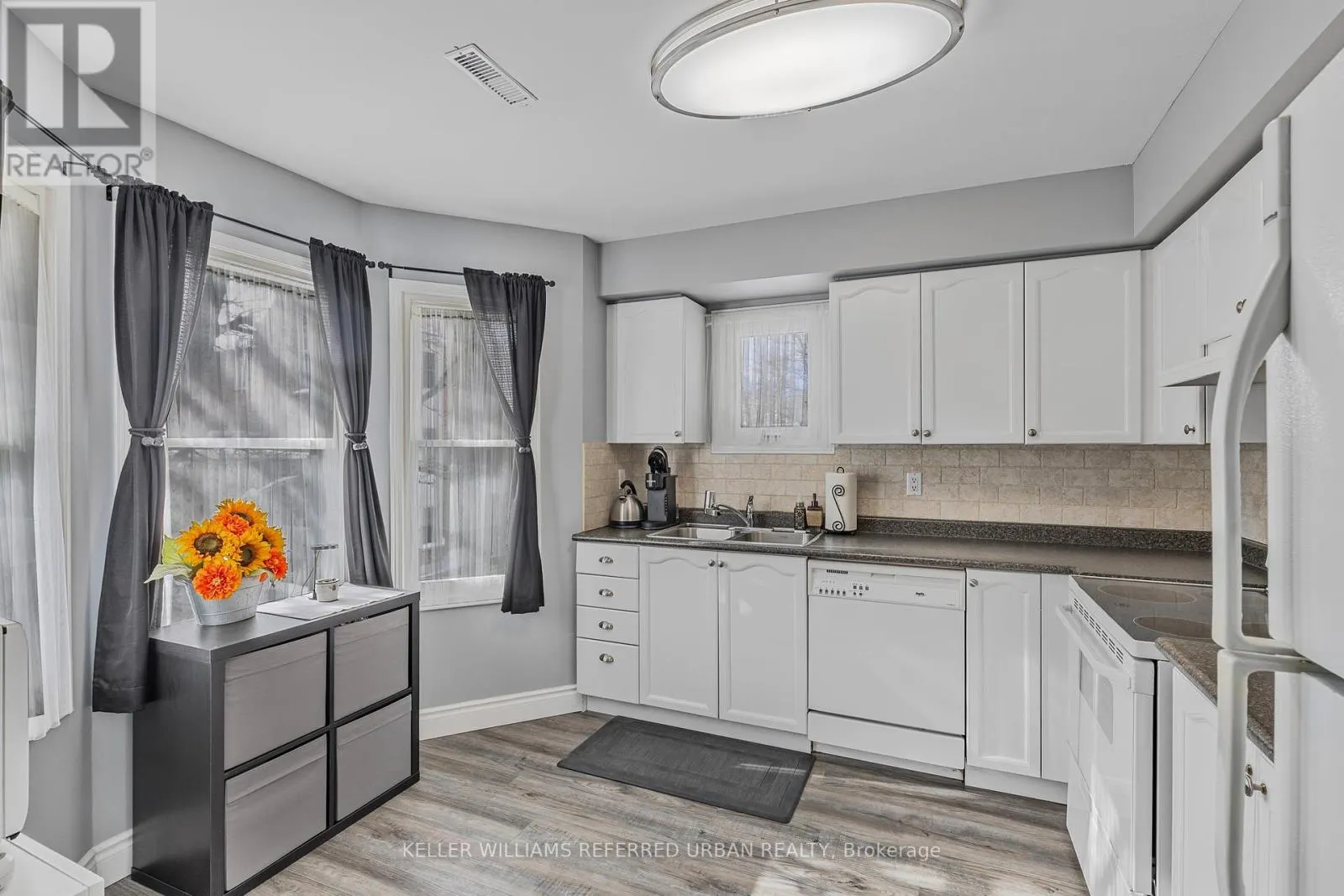 7 - 119 D'AMBROSIO DRIVE