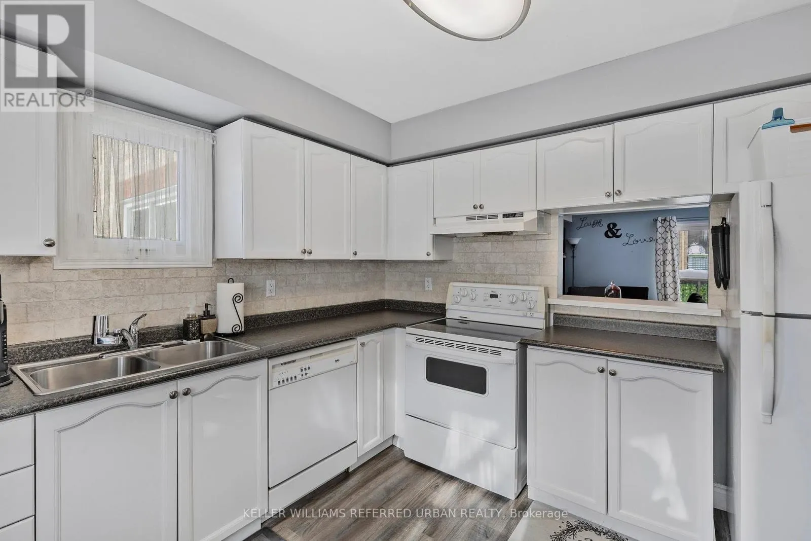 7 - 119 D'AMBROSIO DRIVE