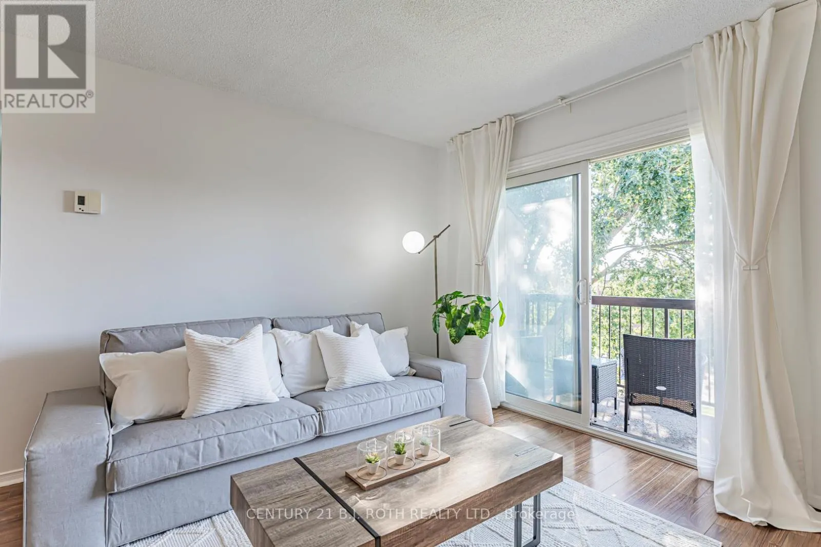 G10 - 147 EDGEHILL DRIVE