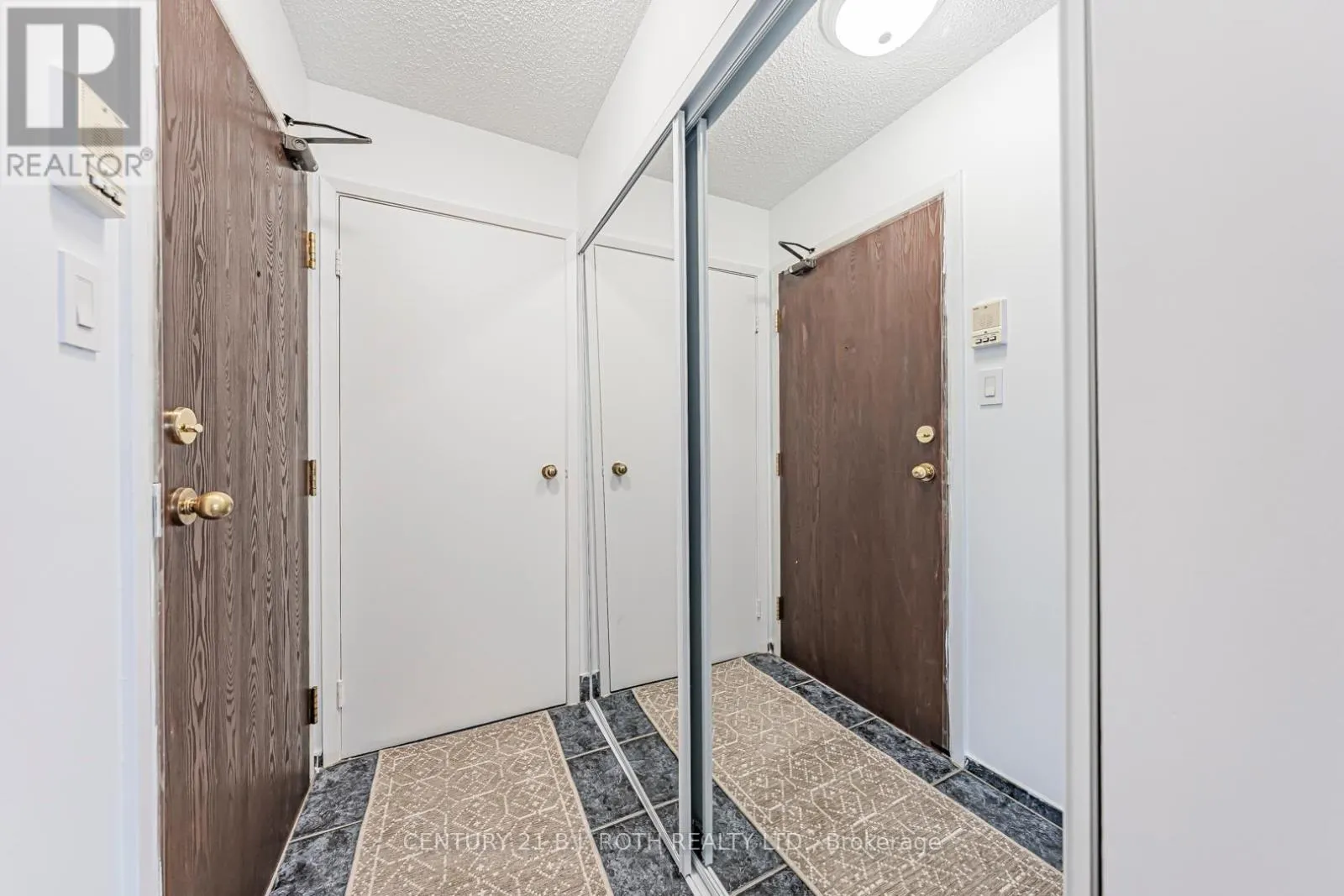 G10 - 147 EDGEHILL DRIVE