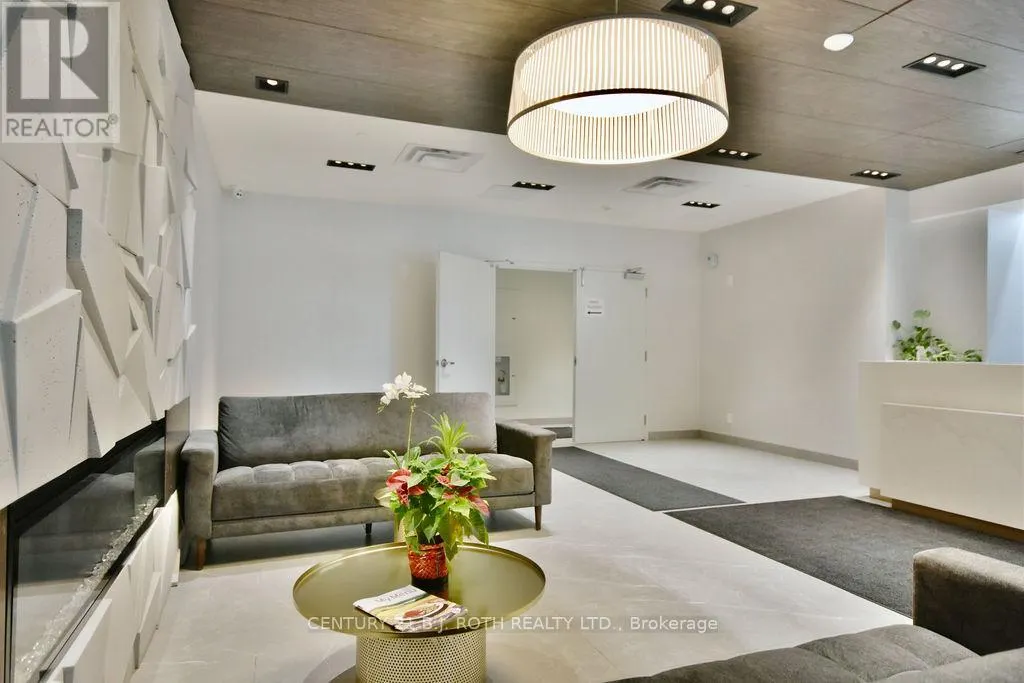 818 - 58 LAKESIDE TERRACE