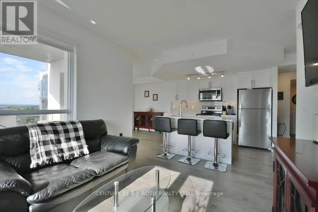 818 - 58 LAKESIDE TERRACE