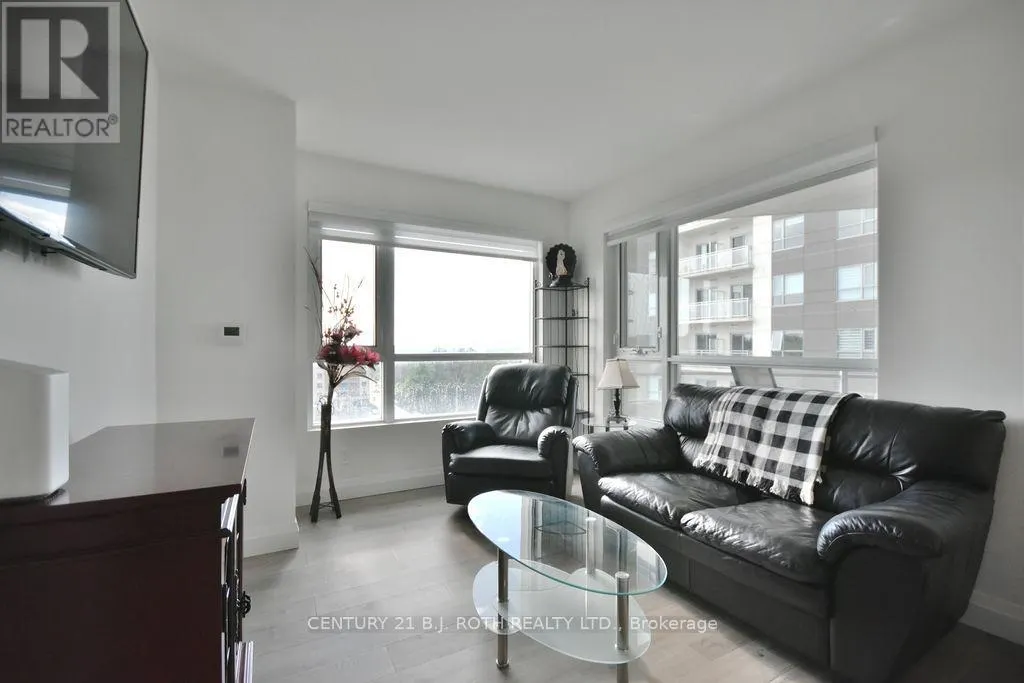 818 - 58 LAKESIDE TERRACE
