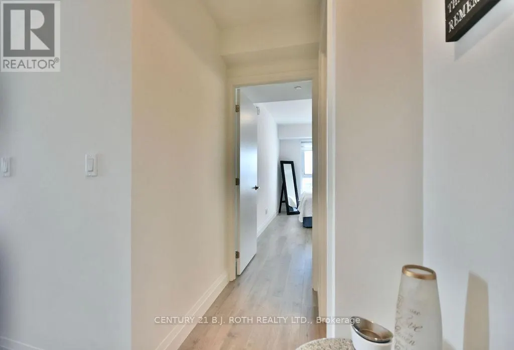 818 - 58 LAKESIDE TERRACE