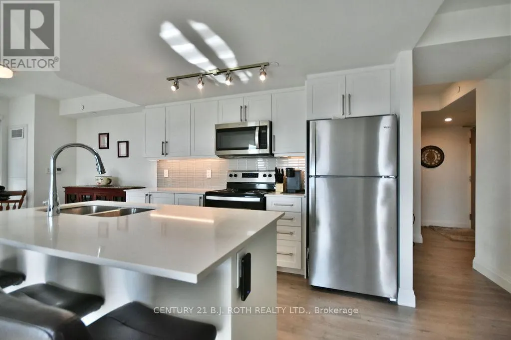 818 - 58 LAKESIDE TERRACE