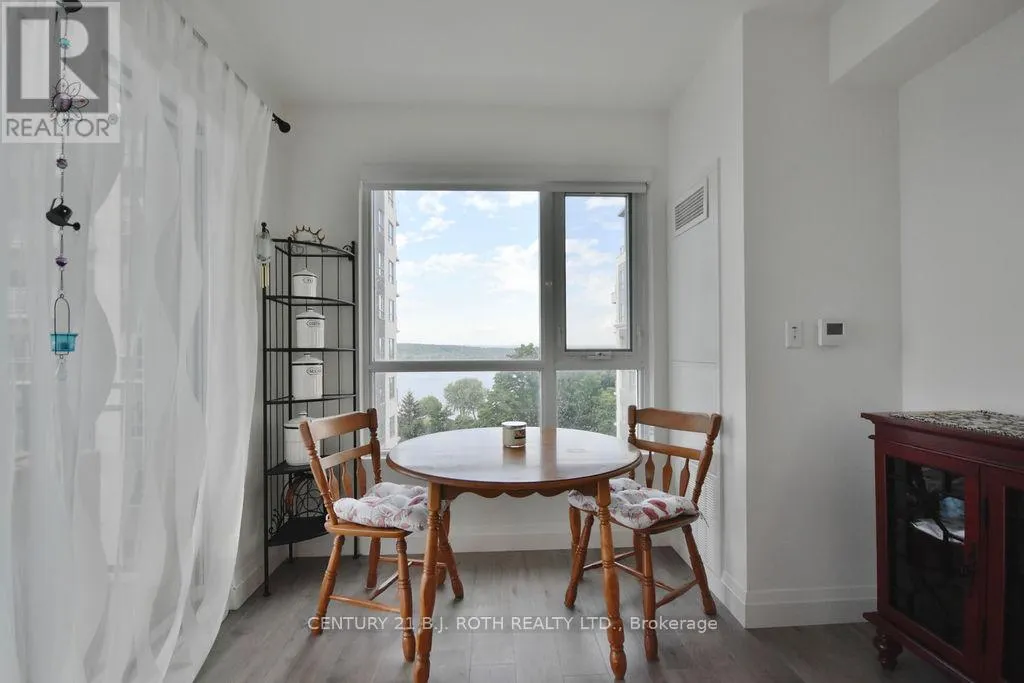 818 - 58 LAKESIDE TERRACE