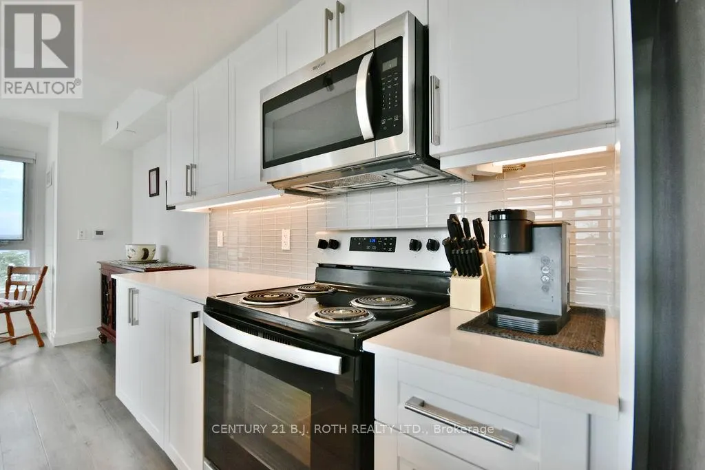 818 - 58 LAKESIDE TERRACE