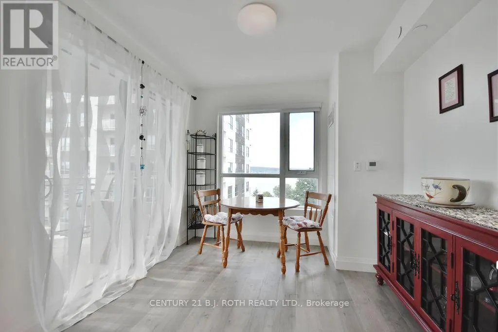 818 - 58 LAKESIDE TERRACE