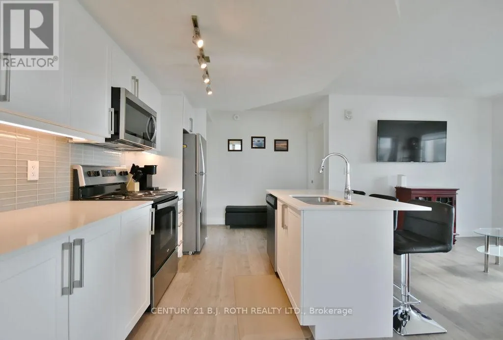 818 - 58 LAKESIDE TERRACE