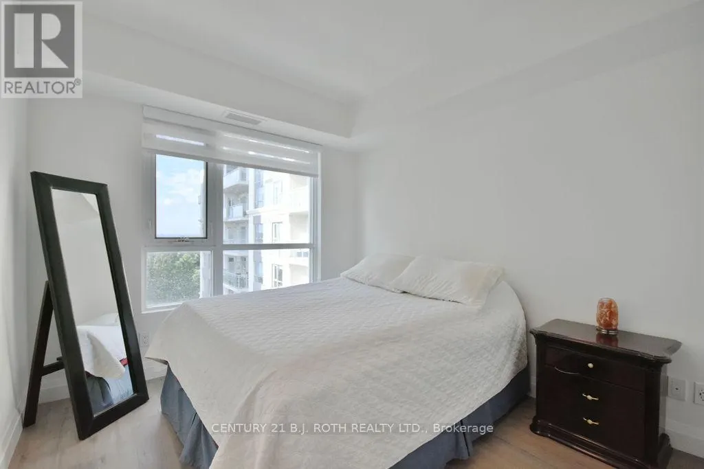 818 - 58 LAKESIDE TERRACE