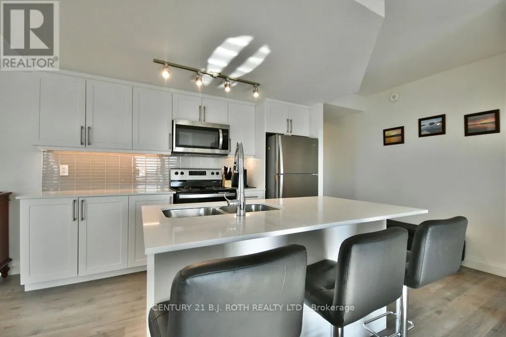 818 - 58 LAKESIDE TERRACE