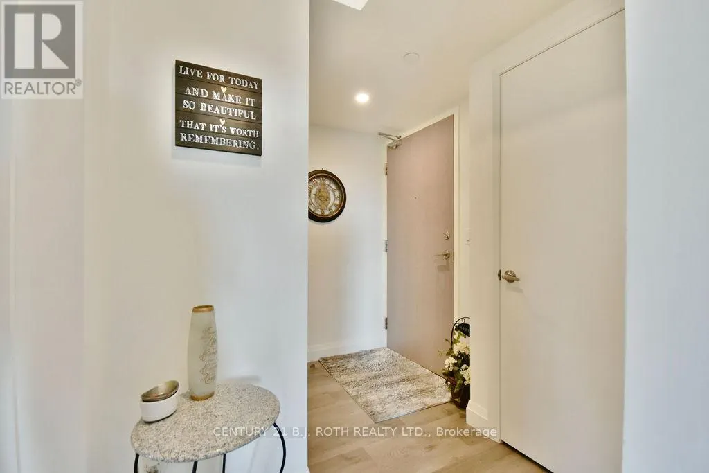818 - 58 LAKESIDE TERRACE