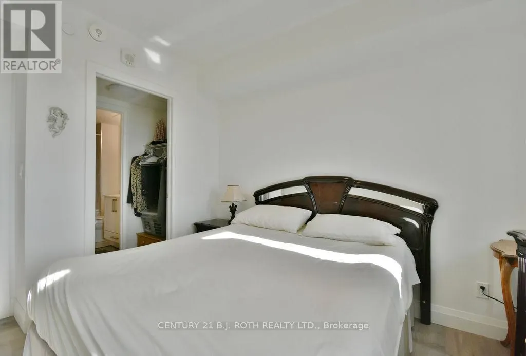 818 - 58 LAKESIDE TERRACE